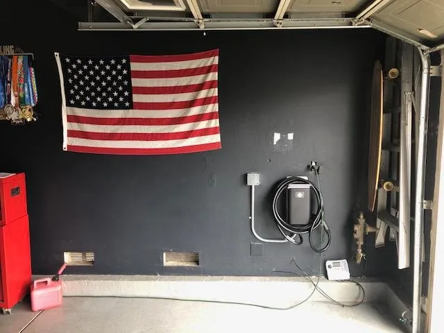 Licensed electrical service for homes in circuit breaker repair, by