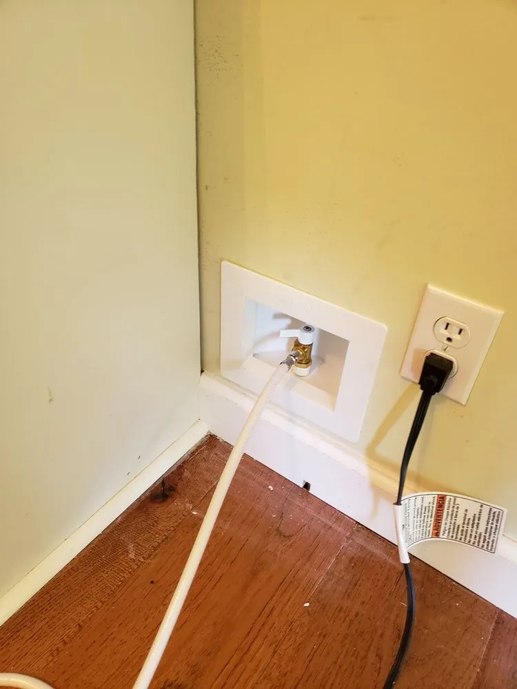 Reliable electrician providing circuit breaker repair in Slater-Marietta, SC - Mckenzie Handiwork