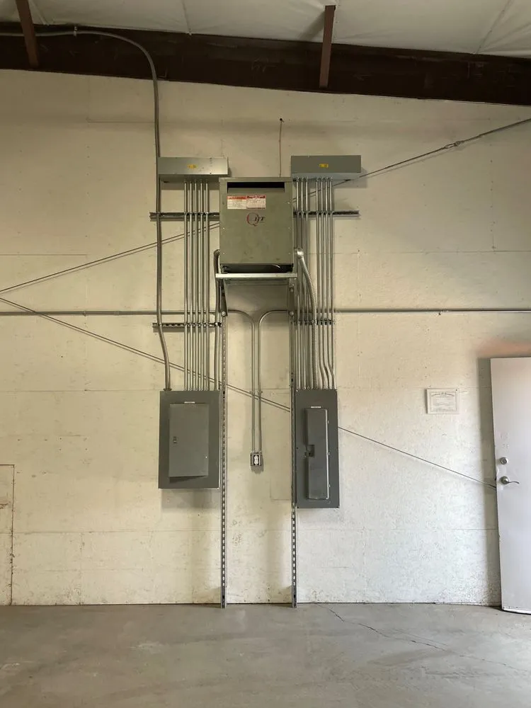 Professional circuit breaker repair service in ,  - MCM Electric