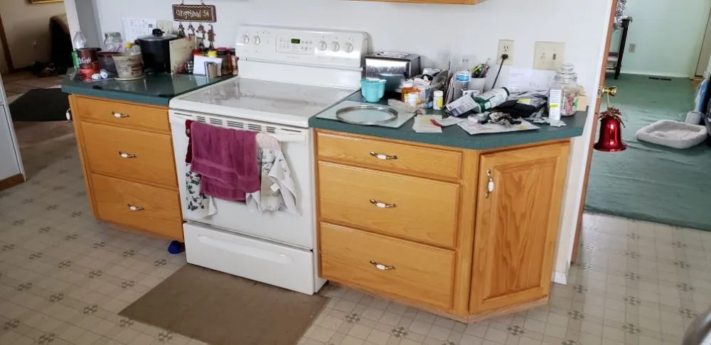 Certified electrician providing outlet and switch repair in Sterling, MI - McTaggart Energy