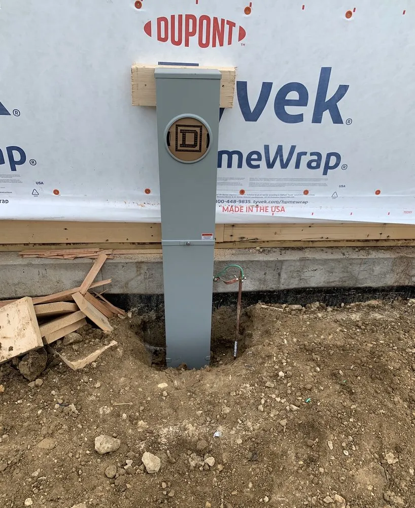 Expert electrician providing circuit breaker repair in , 