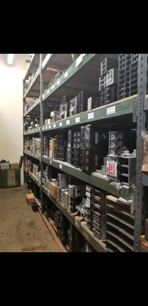 Affordable electrician providing circuit breaker repair in City of Industry, CA - MDK Circuit Breakers