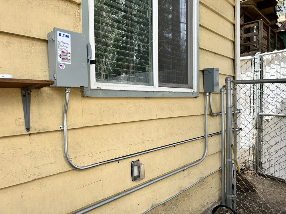 Slide of MDM Electrical Services