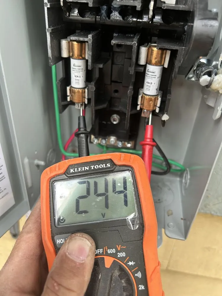 Slide of MDM Electrical Services