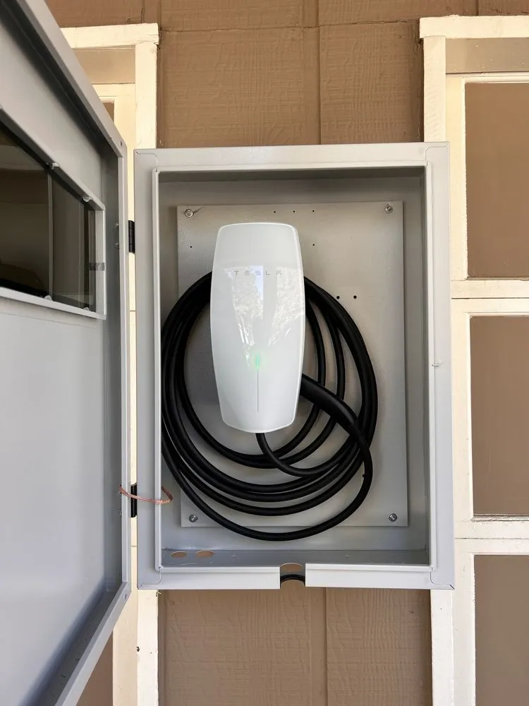 Slide of MDM Electrical Services