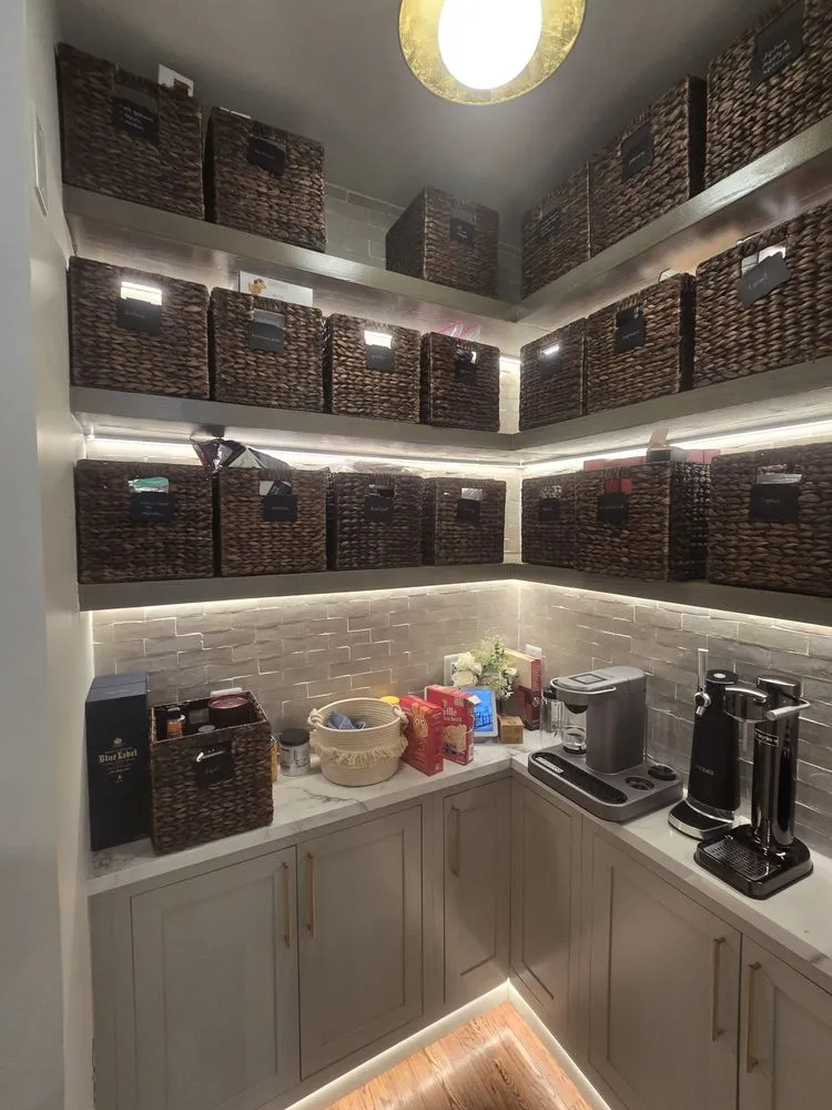 Slide of MDZ G Services