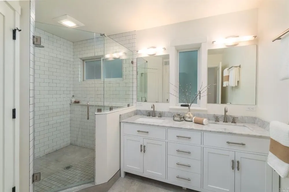 Slide of MEC Electric