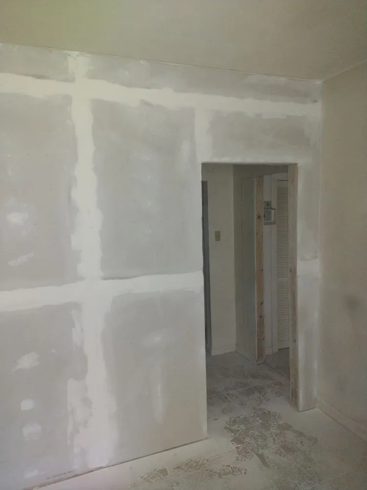 Professional outlet and switch repair service in TEMPLE TERR, FL - Melanson Home Repair and Handyman Service
