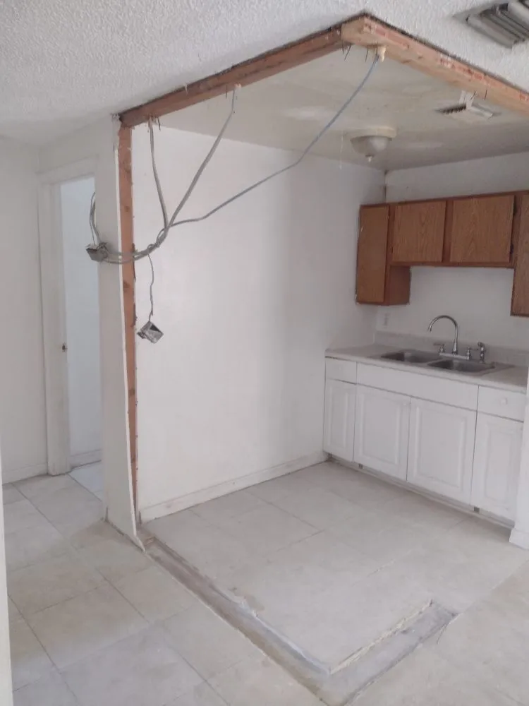 Expert outlet and switch repair experts serving TEMPLE TERR, FL - Melanson Home Repair and Handyman Service