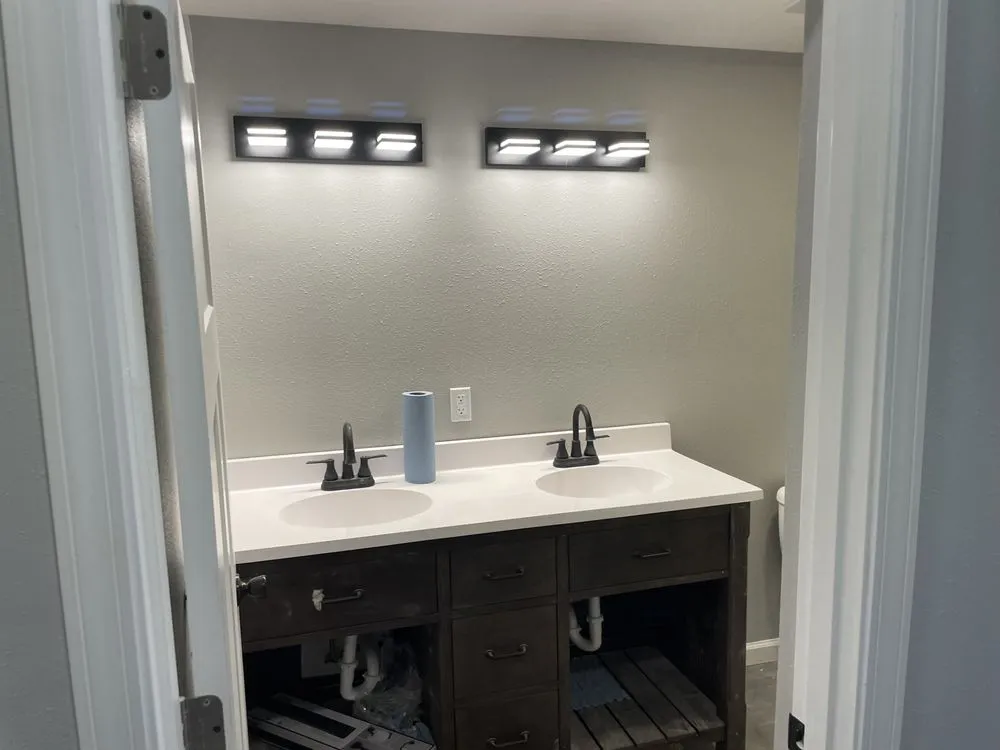 Slide of Melo Electric