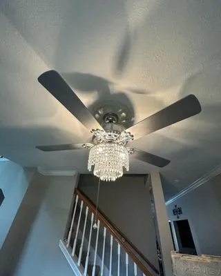 Melrose Ave Electrical Services Logo