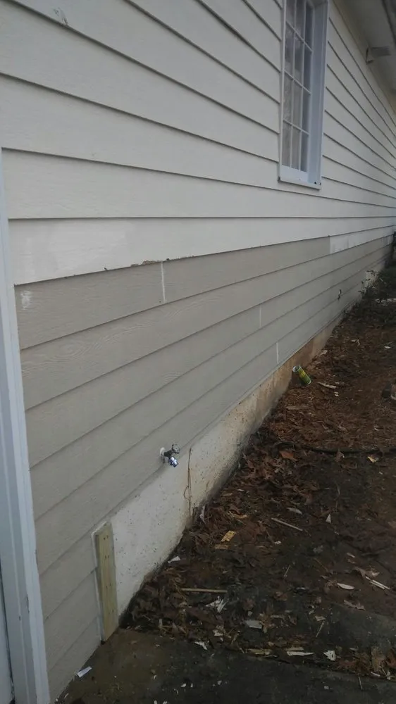 Certified electrician providing emergency electrical service in , 