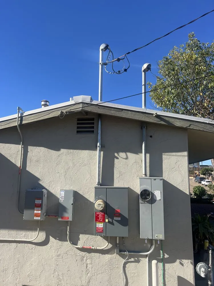 Slide of Mendez Electric & Solar