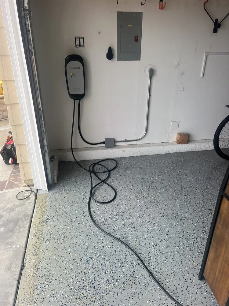 Slide of Mendez Electric & Solar