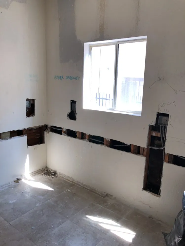 Slide of Mendez Electrical Maintenance