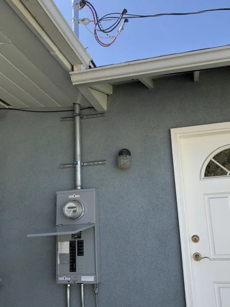 Professional outlet and switch repair experts serving Huntington Park, CA - Mendez Electrical Maintenance