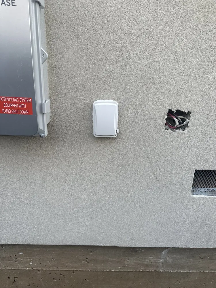 Expert emergency electrical service service in Arden-Arcade, CA - Mendez handyman service