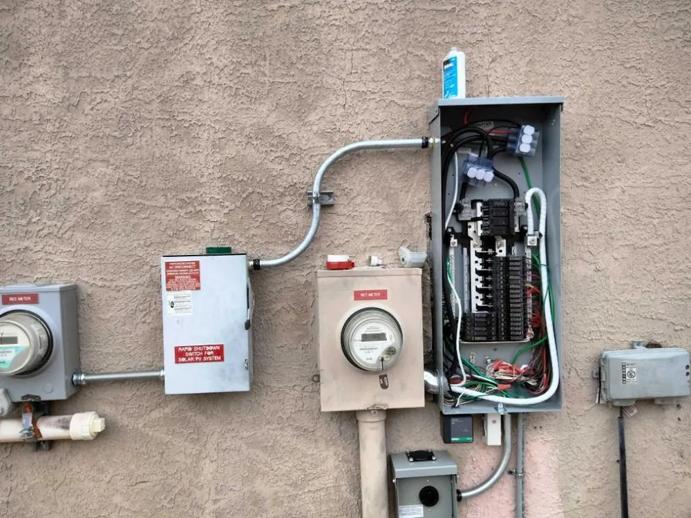 Slide of Mendoza Electric