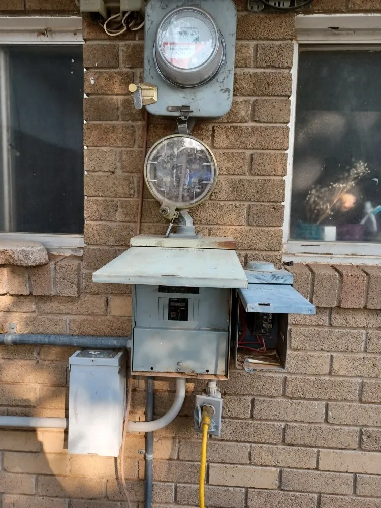 Slide of Mendoza Electric