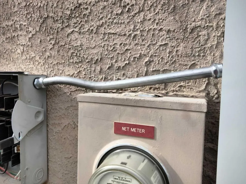 Slide of Mendoza Electric