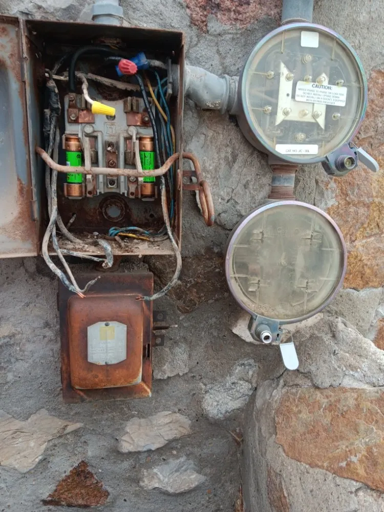 Slide of Mendoza Electric