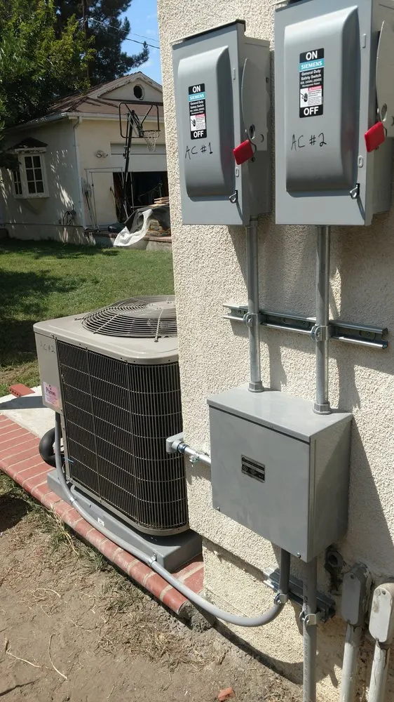 Slide of Mercado Electric