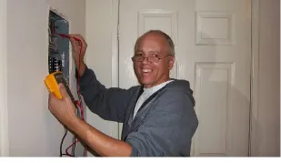 Mercado Electric Logo