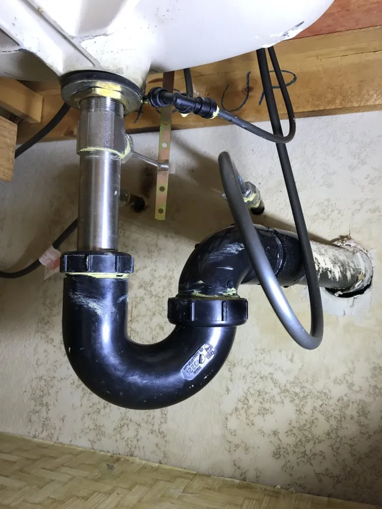 Professional electrical service for homes in lighting installation, by