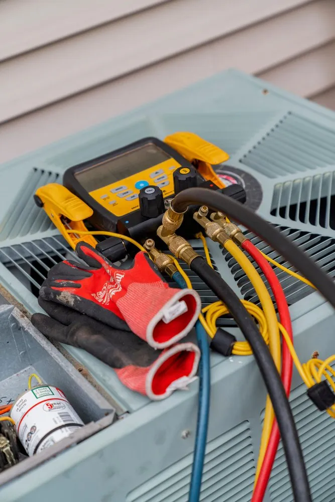 Emergency electrician providing panel upgrade in , 