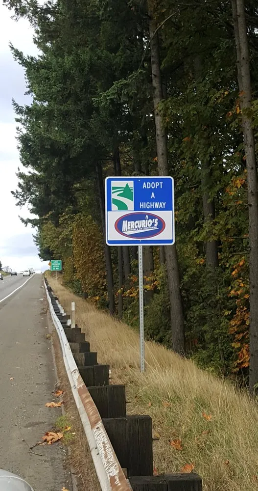 Professional electrician providing circuit breaker repair in , 