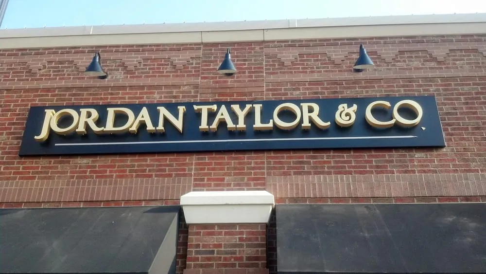 Expert electrician providing circuit breaker repair in , 