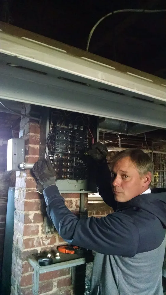 Slide of Metro Electric Contracting