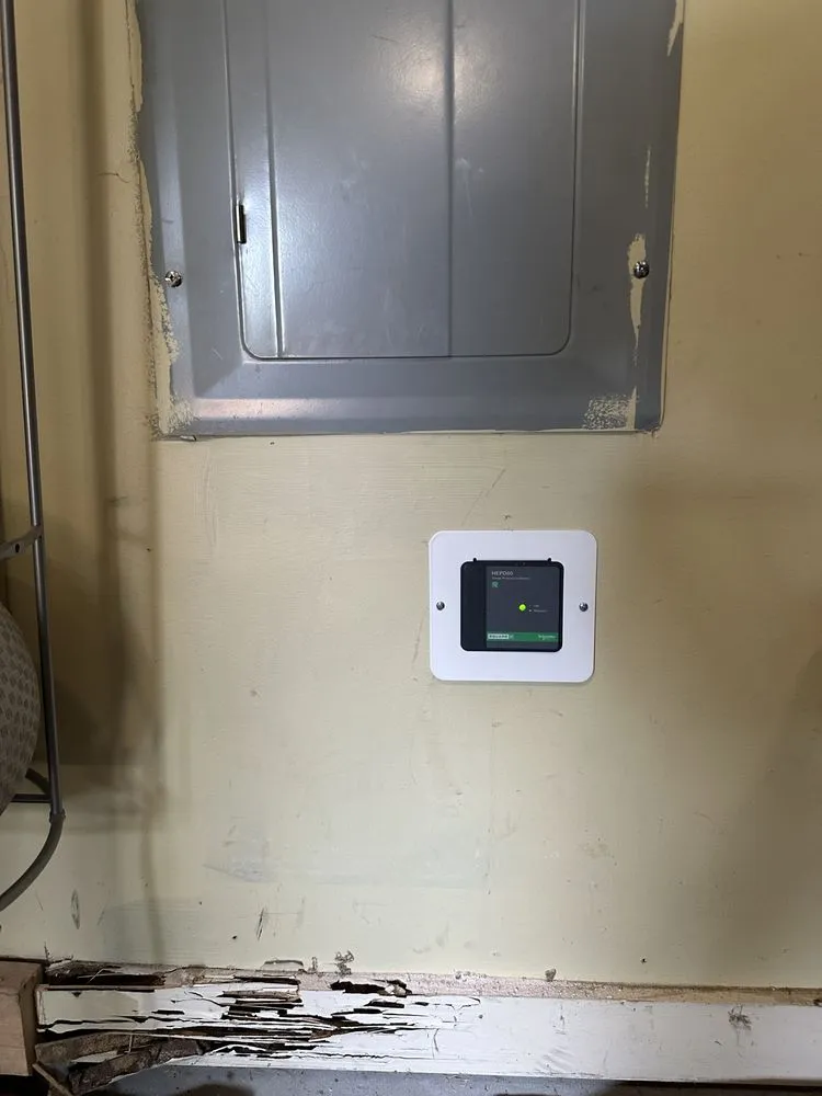 Slide of Metro Power Solutions