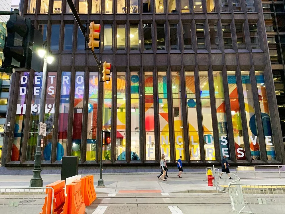 Slide of Metro Signs & Lighting