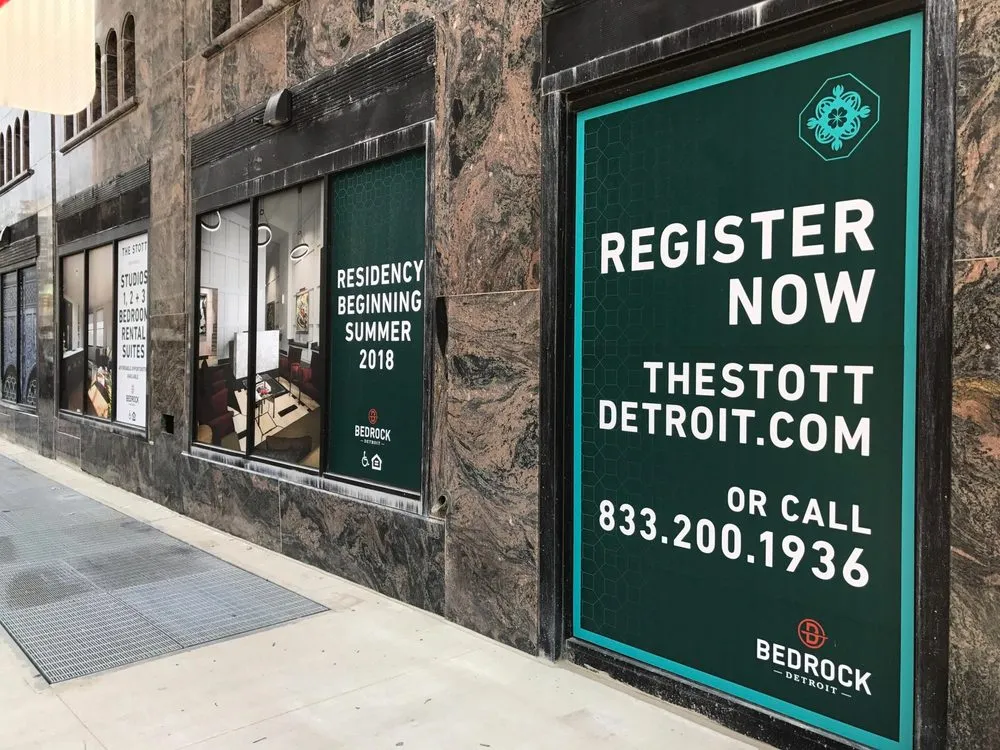 Slide of Metro Signs & Lighting