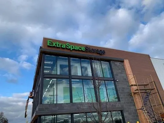 Metro Signs & Lighting