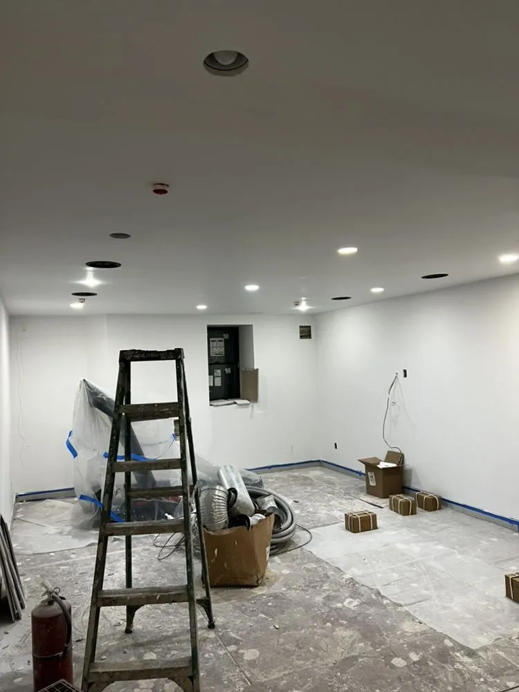 Reliable electrical repair experts serving HOLLIS, NY - Metzuyan Handyman