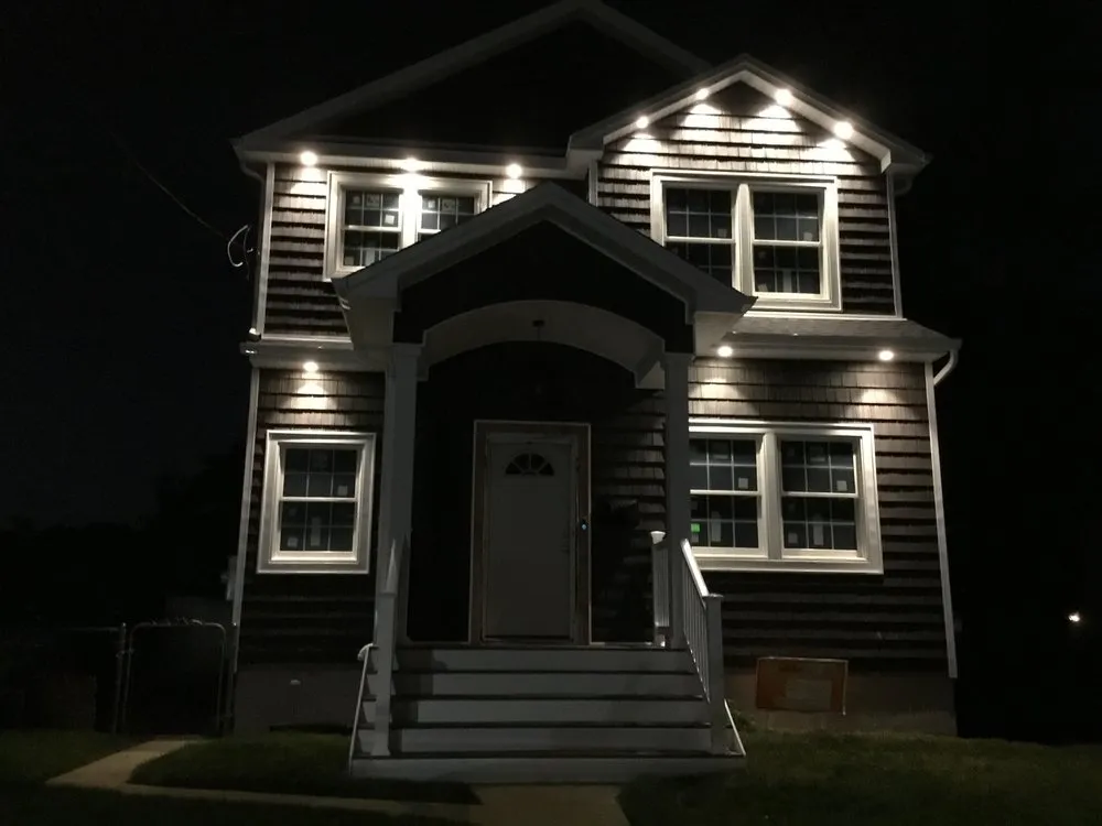 Trusted electrician providing circuit breaker repair in , 