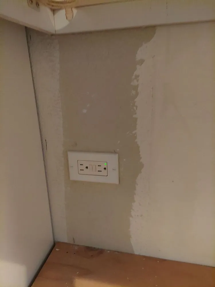 Slide of Meza Electric