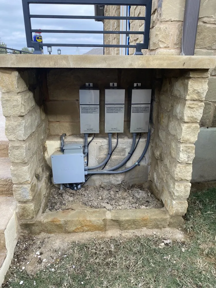 Expert emergency electrical service in ,  by M&G Electric Contractor