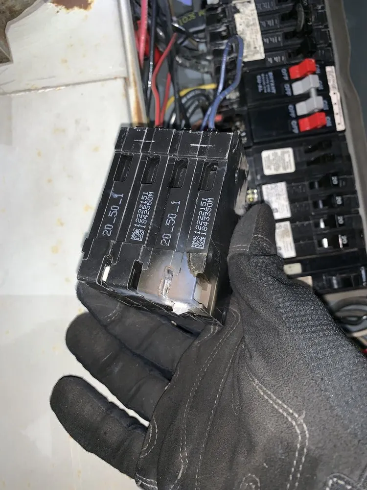 Licensed emergency electrical service experts serving Panorama City, CA - MH Electric