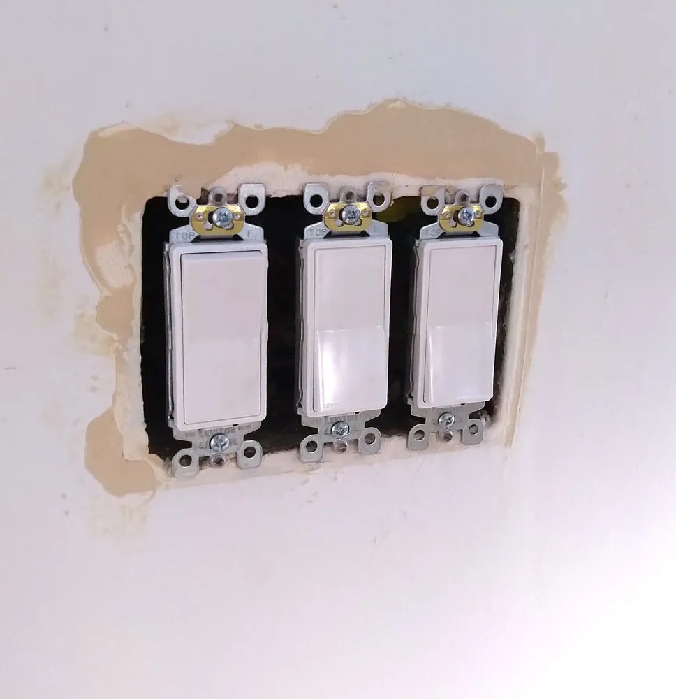Licensed electrician providing panel upgrade in Panorama City, CA - MH Electric