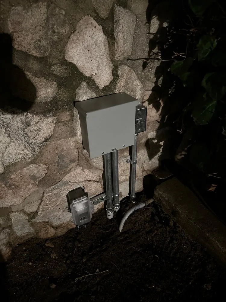 Affordable outlet and switch repair in Panorama City, CA by MH Electric
