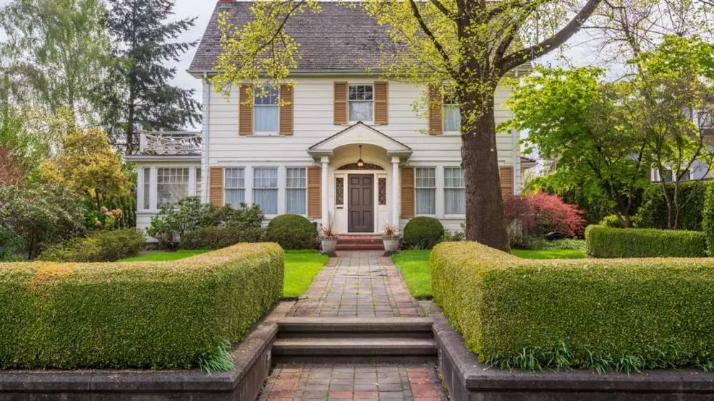 Slide of MH Quality Tree Care and Landscaping Service