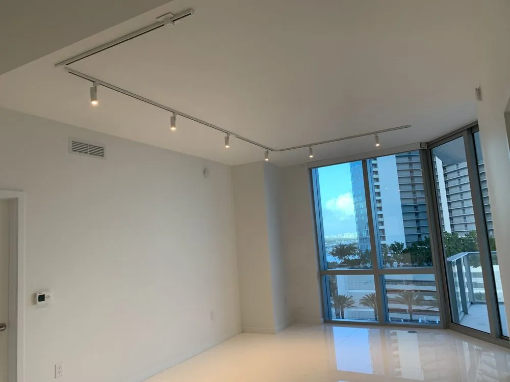 Professional circuit breaker repair experts serving Coral Gables, FL - Miami Power Electric & Lighting