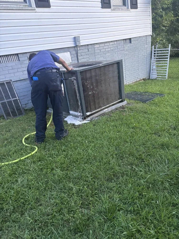 Professional electrician providing electrical repair in ,