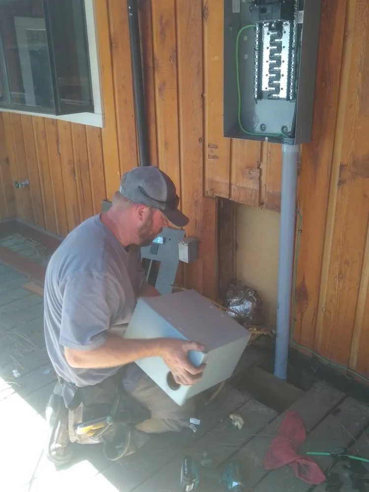 Slide of Michael Smith Electric & Siskiyou HERS Raters