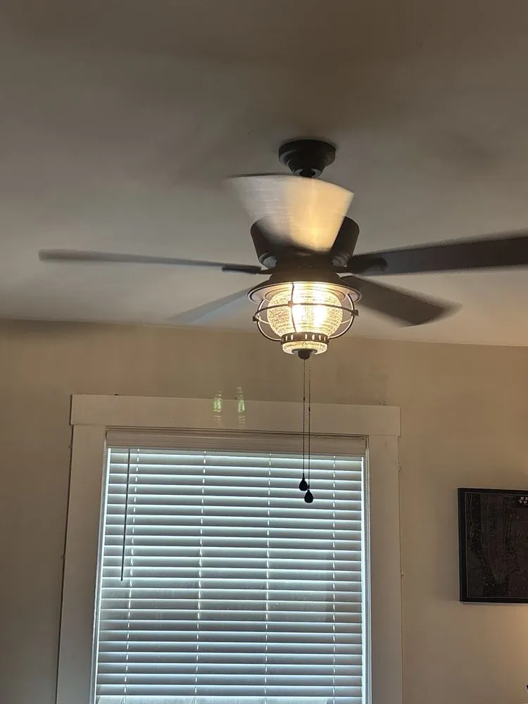 Reliable electrician providing circuit breaker repair in , 