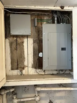 Midnight Electric Logo