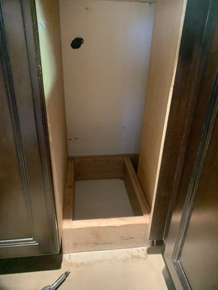 Slide of Mighty Hand Pros